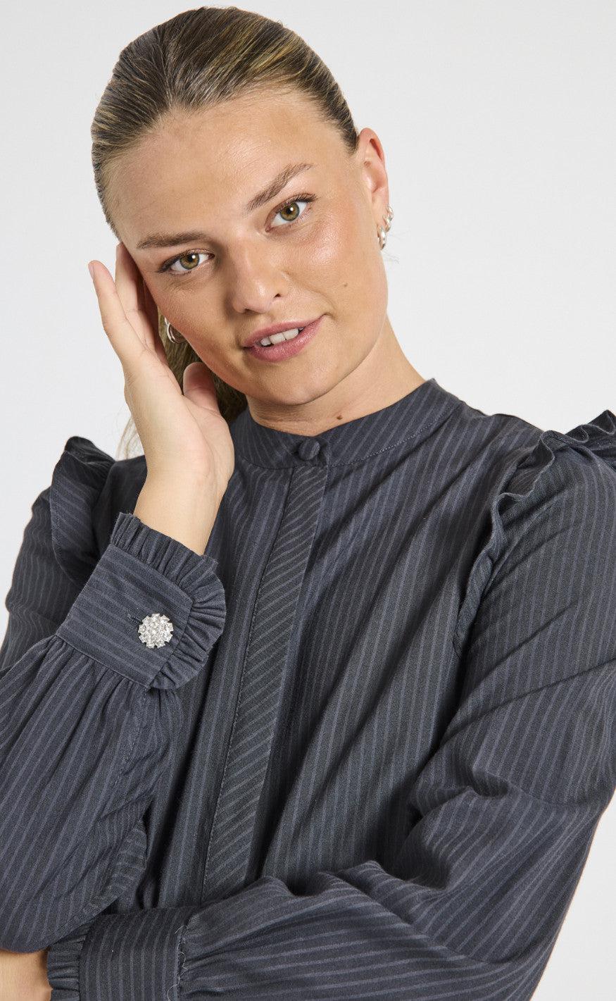 Freequent Skjorte - Leli - Pirate Black W. Smoked Pearl