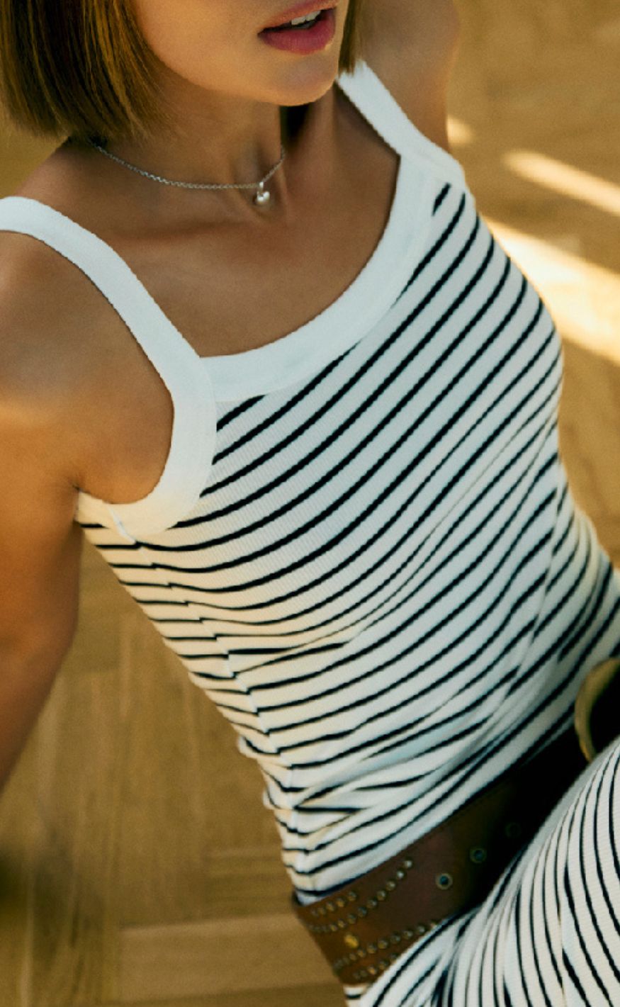 Freequent Top - Zia - Brilliant White w. Navy Blazer