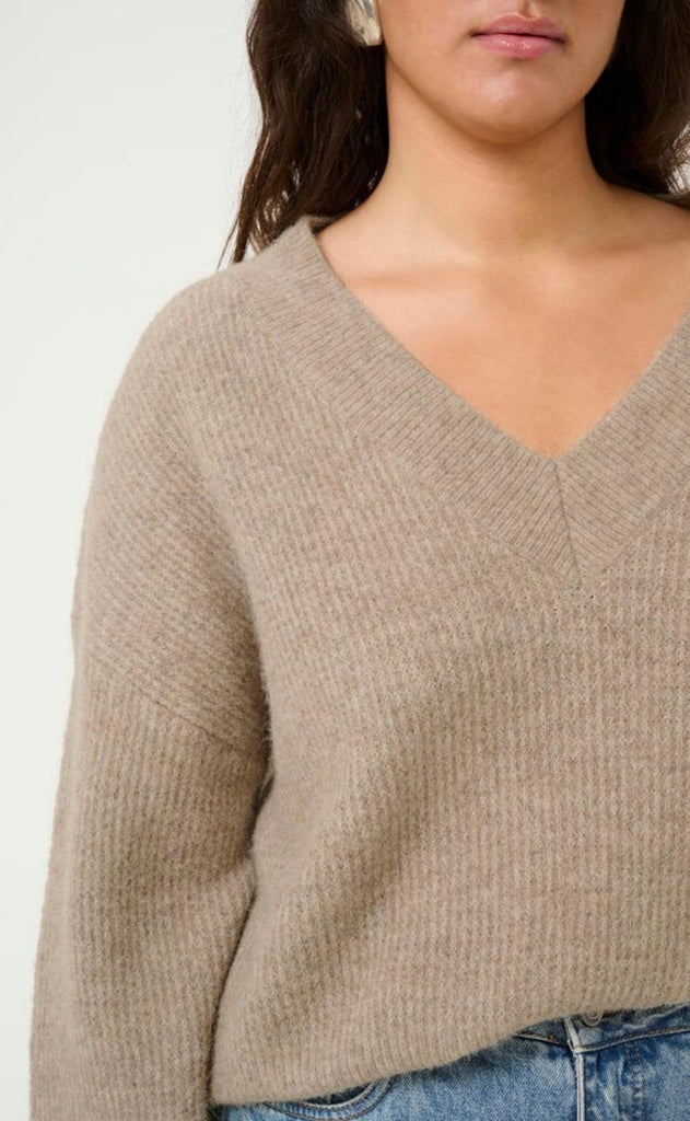 Gestuz Pullover - Alpha V-Neck - Warm Sand Melange