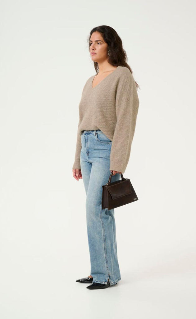 Gestuz Pullover - Alpha V-Neck - Warm Sand Melange