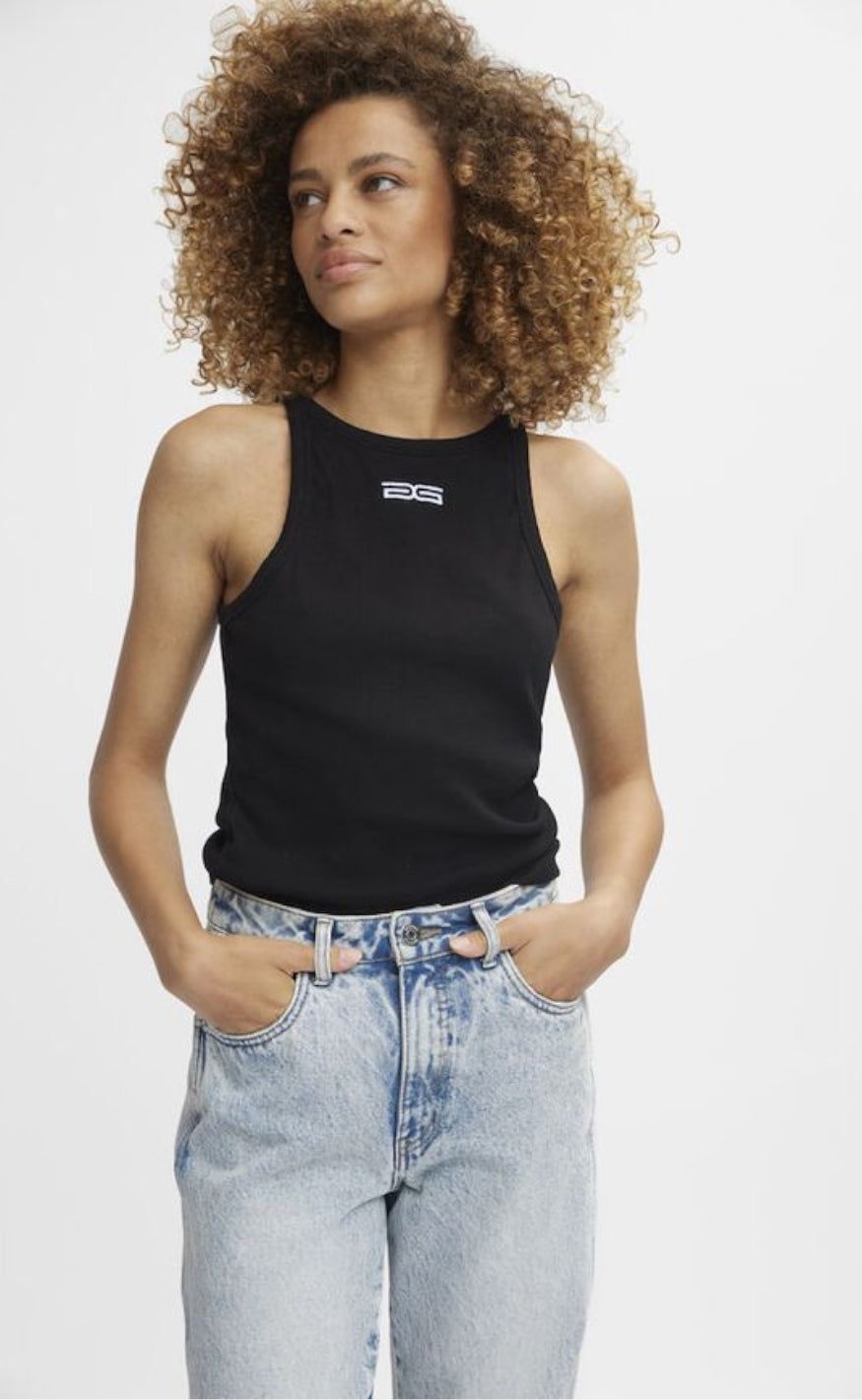 Gestuz Top - Drew Logo - Black