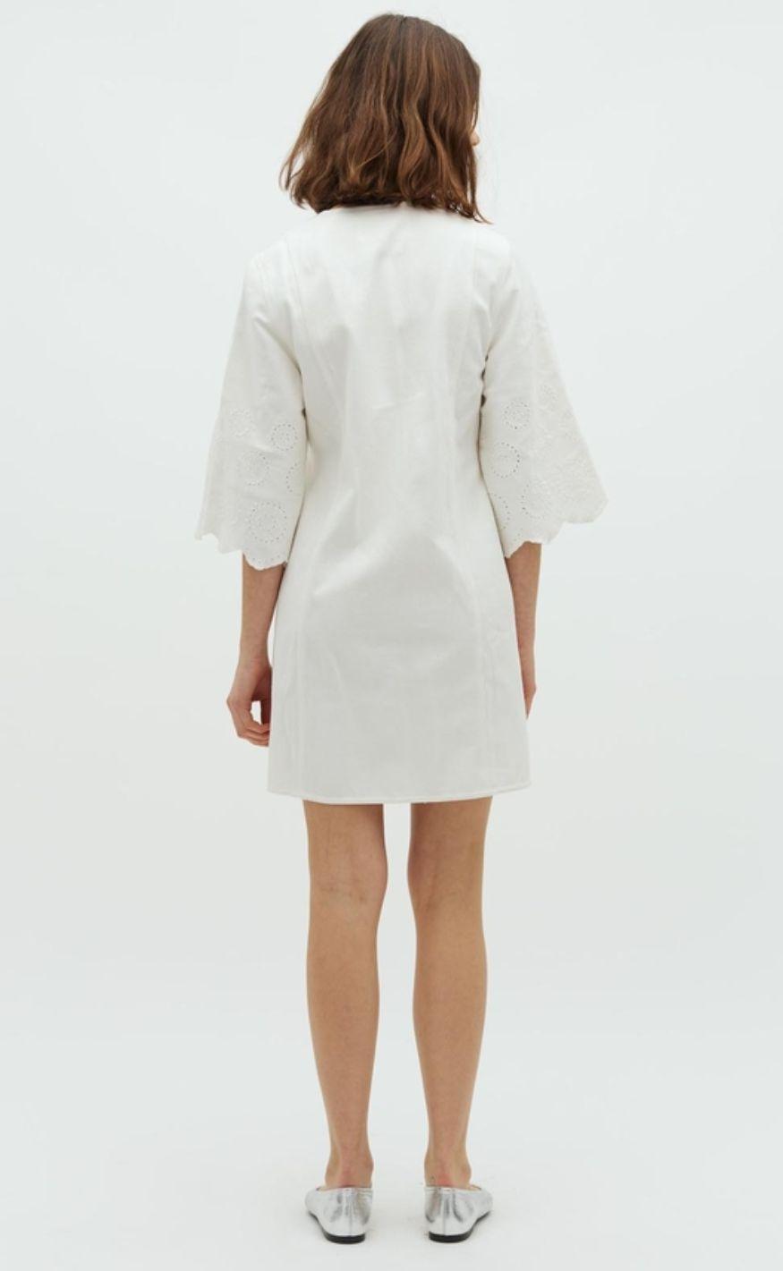 Global Funk Kjole - Antaja Scallop-G - White