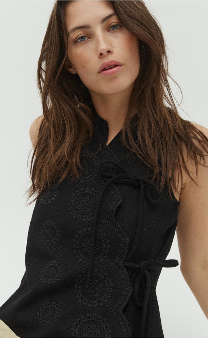 Global Funk Top - Ciana Scallop-G - Black