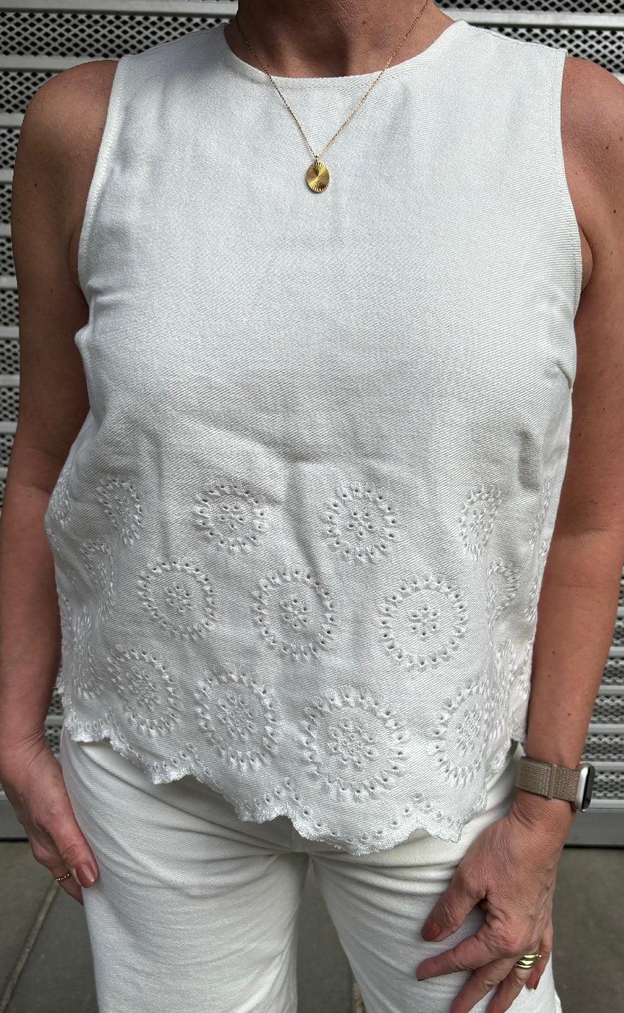 Global Funk Top - Rihne Scallop-G - White