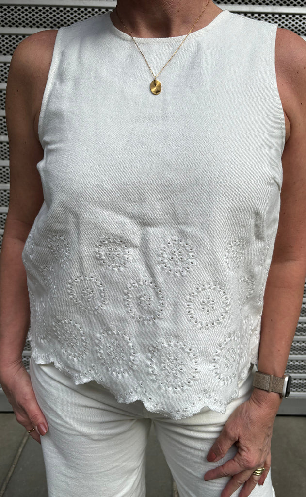 Global Funk Top - Rihne Scallop-G - White