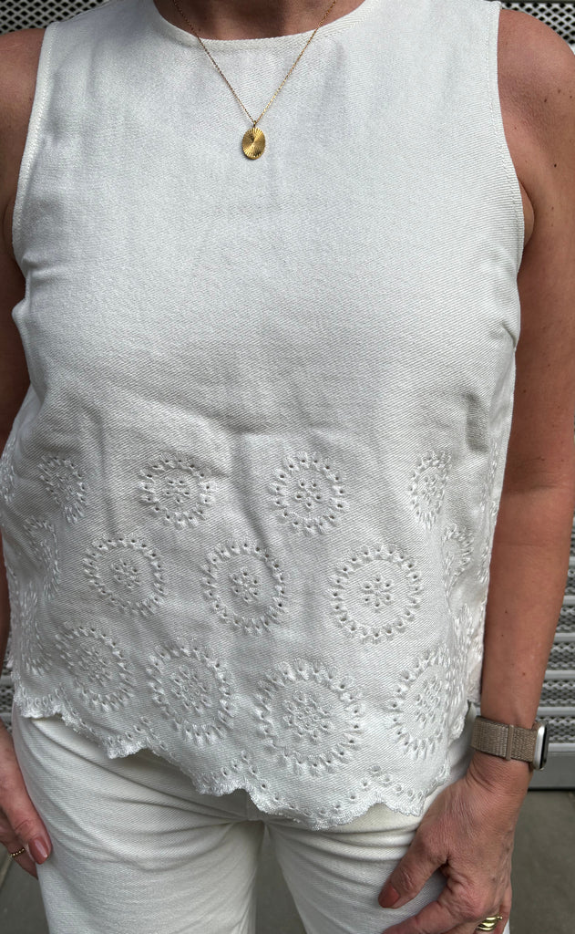 Global Funk Top - Rihne Scallop-G - White