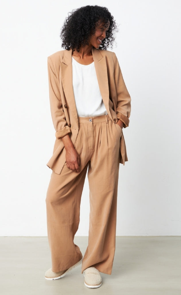 Gossia Bukser - Ana - Camel