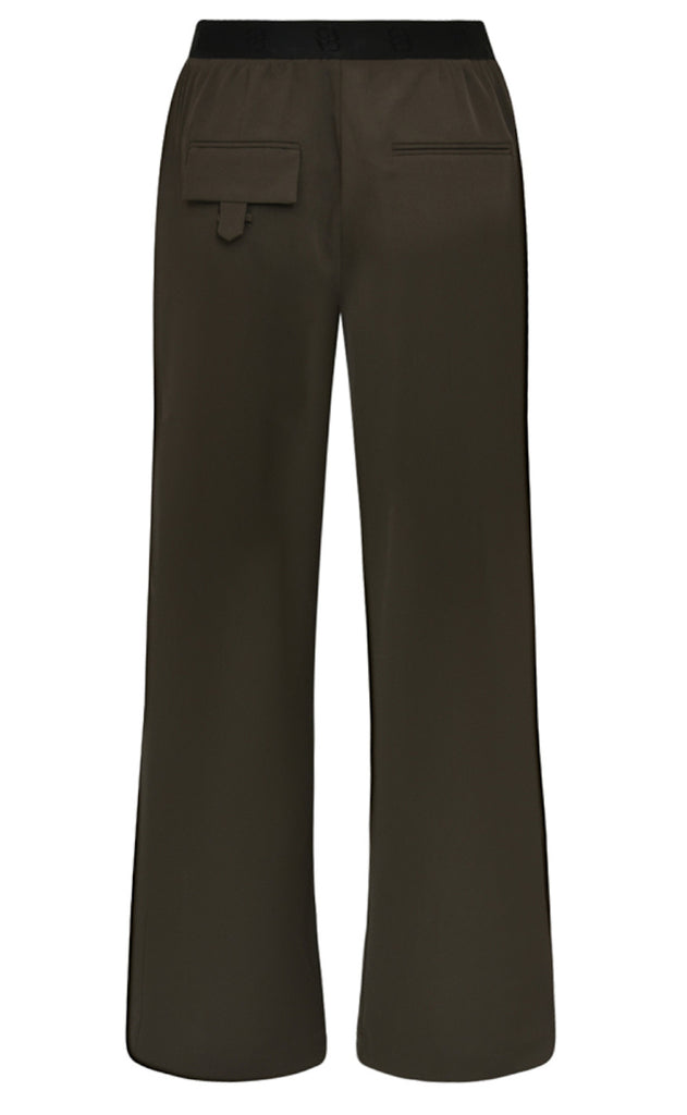 Gossia Bukser - Cloe Atalie - Coffee