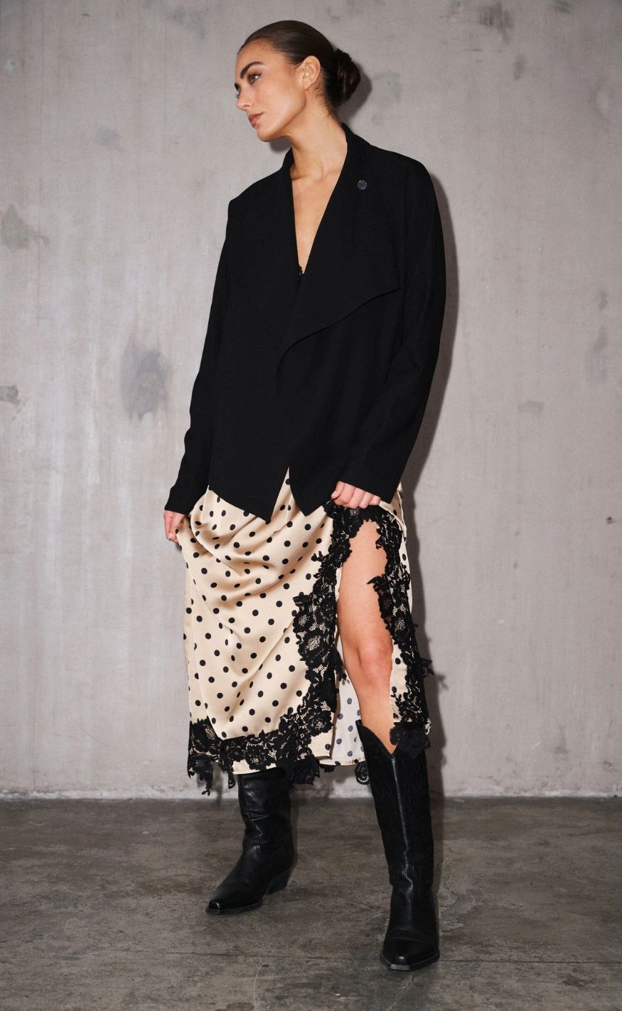 Gossia Kjole - Dahlia Mi - Latte Black Dots