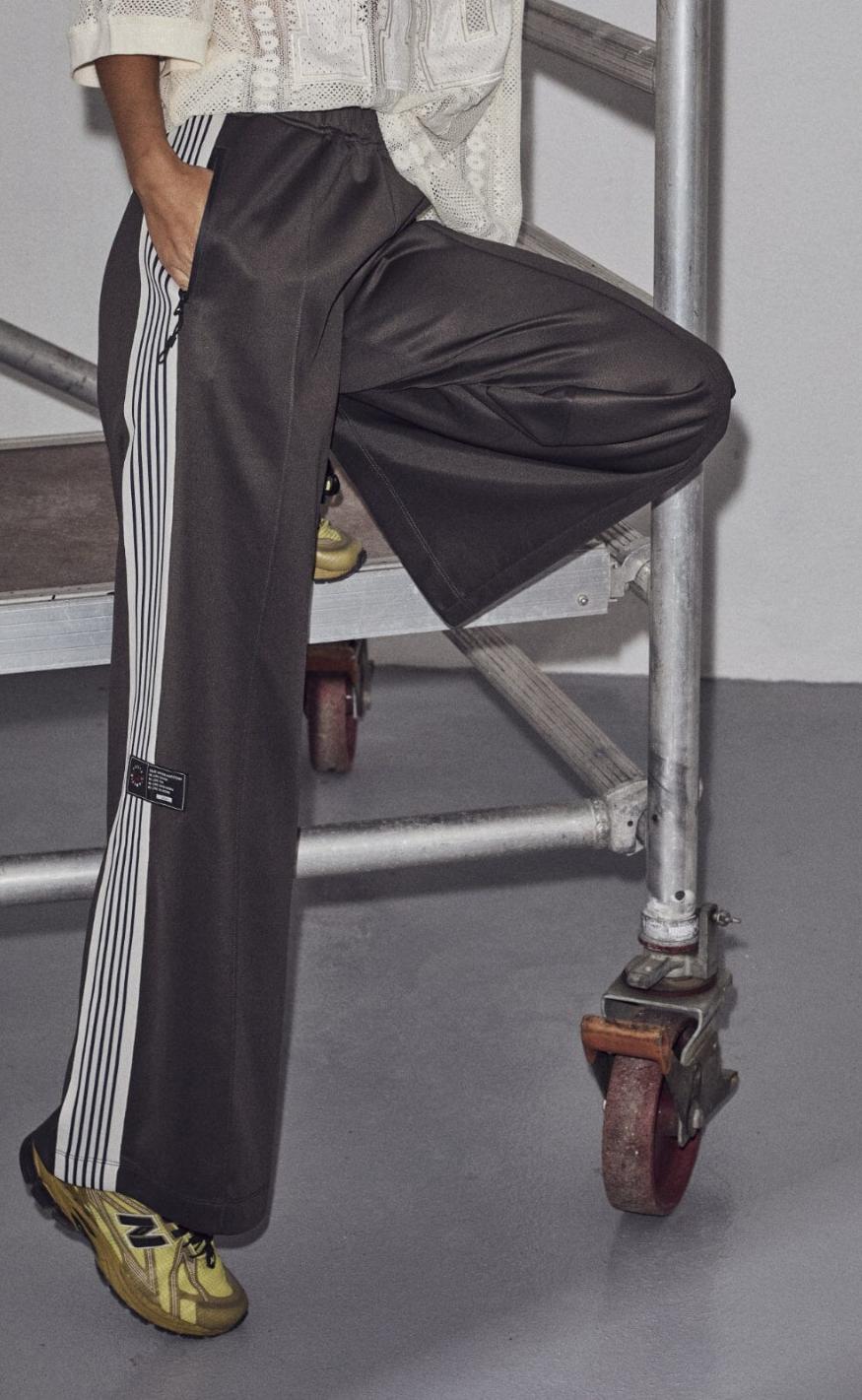 Haute L'Amitié Bukser - Baggy Track - Dark Grey