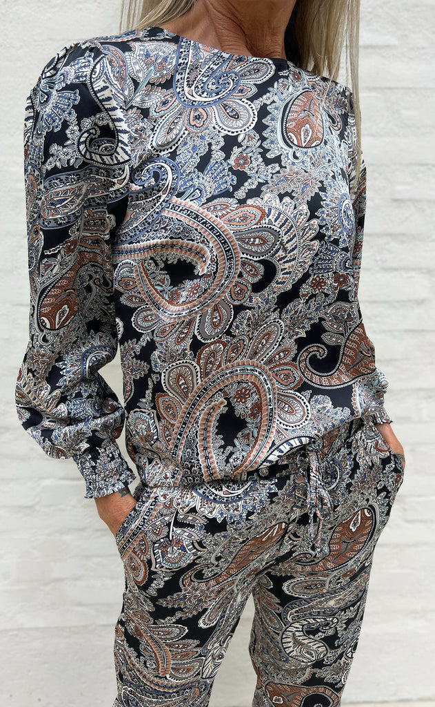 INA Copenhagen Bluse - Chili - Paisley Night