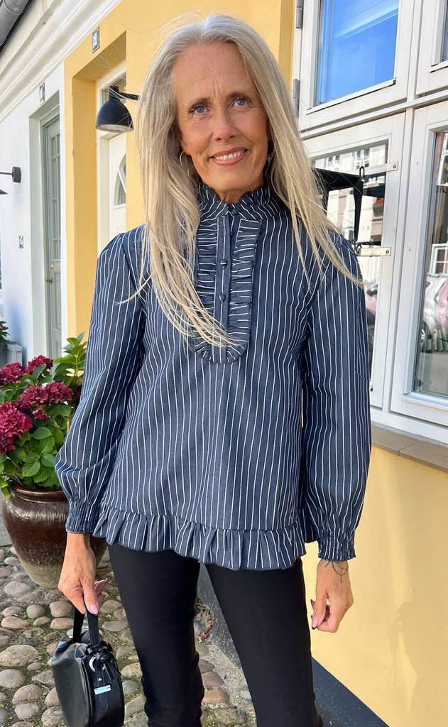 INA Copenhagen Bluse - Pia - Denim Blue Pinstripe