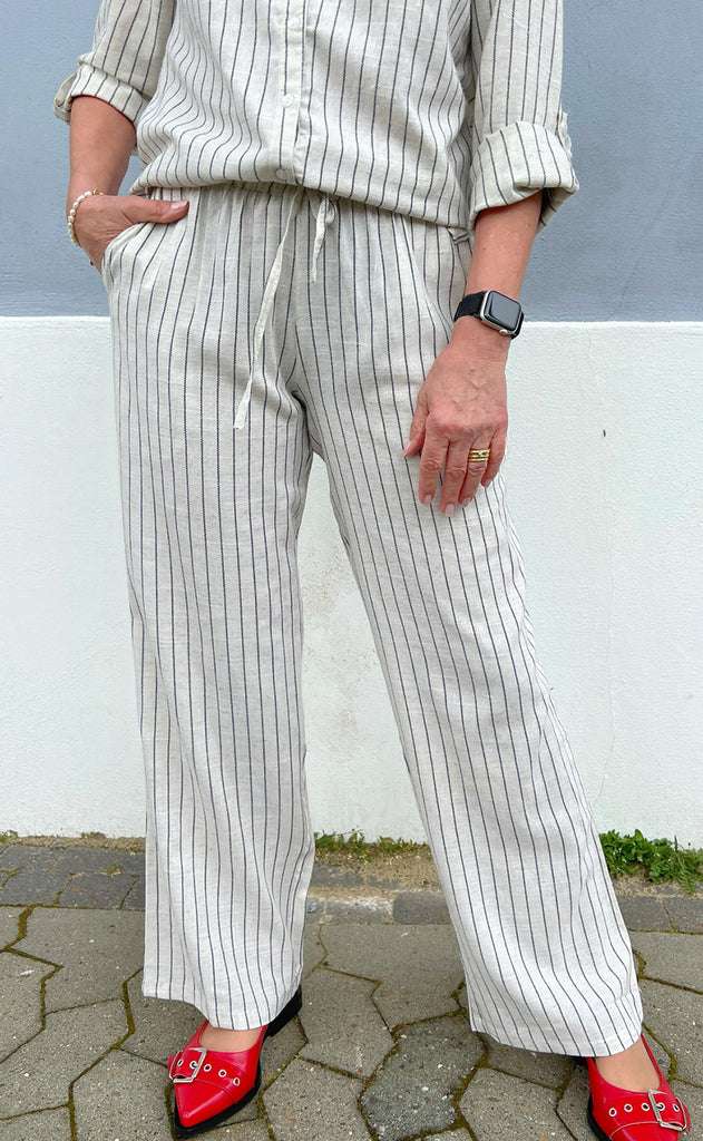 INA Copenhagen Bukser - Juliana Linen - Off White / Black Striped