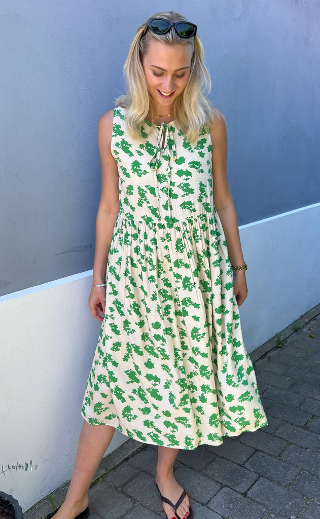 INA Copenhagen Kjole - Heidi - White/Green Flowers