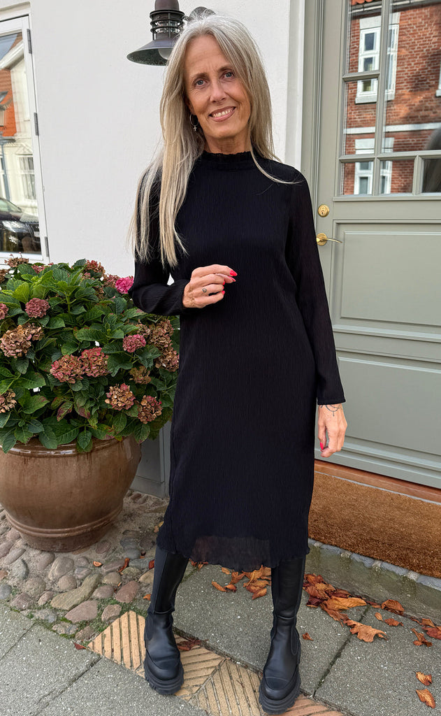 INA Copenhagen Kjole - Pernille Plisse - Black