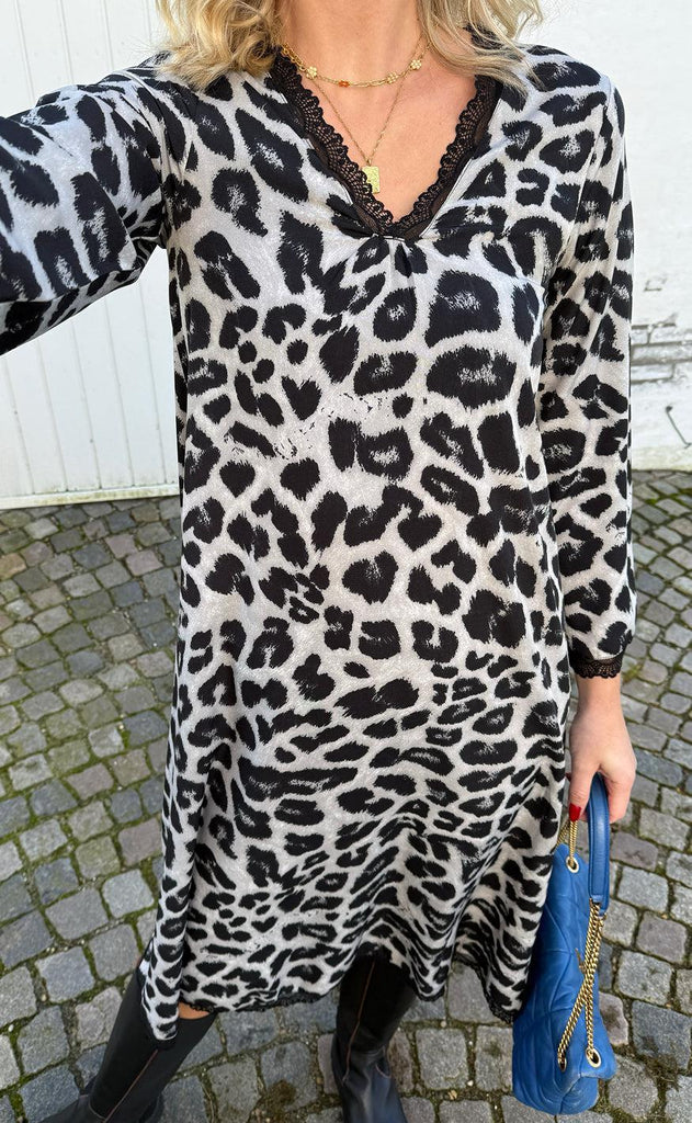 INA Copenhagen Kjole - Safina - Grey Leopard