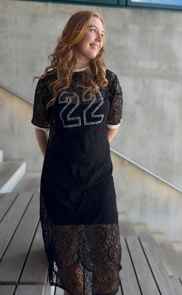 INA Copenhagen Kjole - Susanna Football - Black Lace (vendbar)