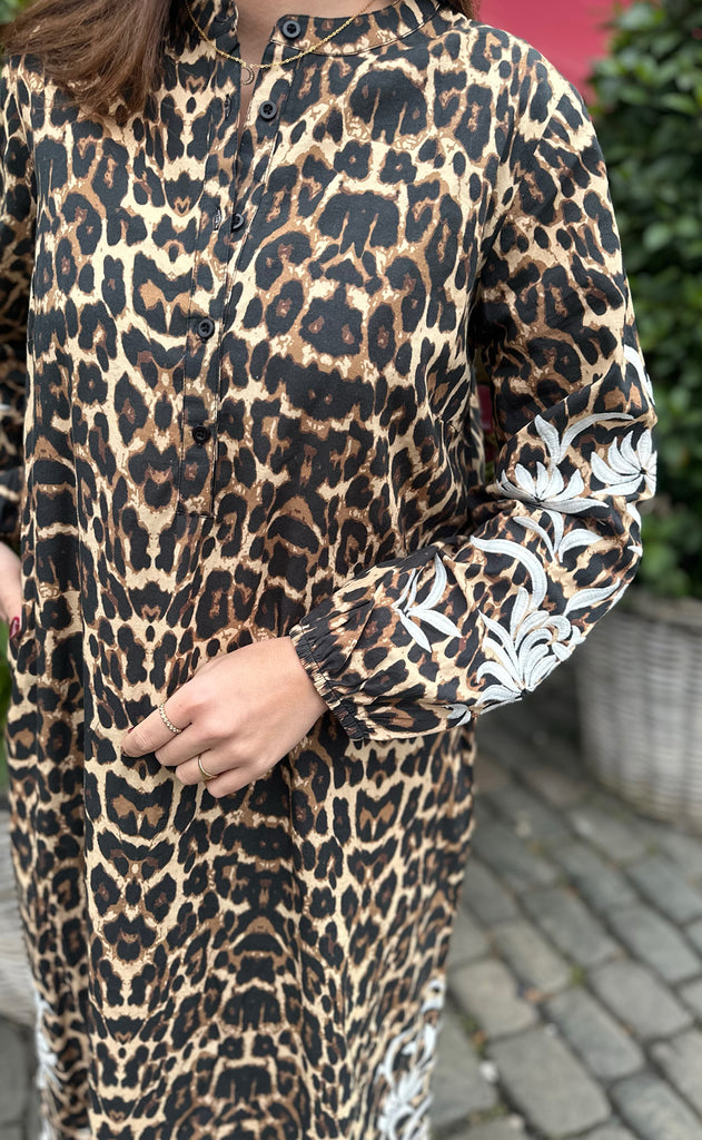 INA Copenhagen Kjole - Tilde Long - Leopard W. Emroidery