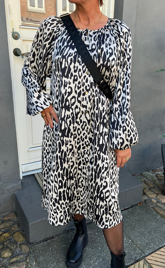 INA Copenhagen Kjole - Zanna - White / Black Leopard