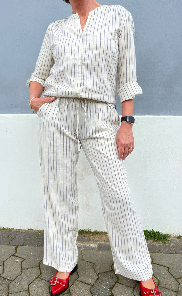 INA Copenhagen Skjorte - Juliana Linen - Off White / Black Striped