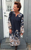 Say INA Copenhagen Kjole - Carly LS - Black w. Flower Print