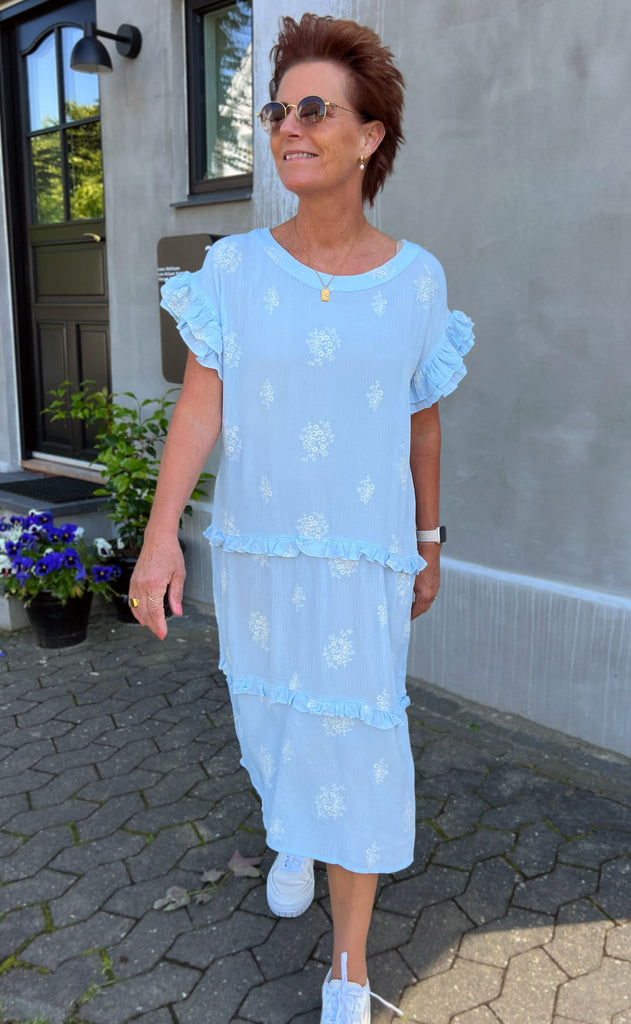 Ina Copenhagen Kjole - Dalila - Light Blue / White Embroidery