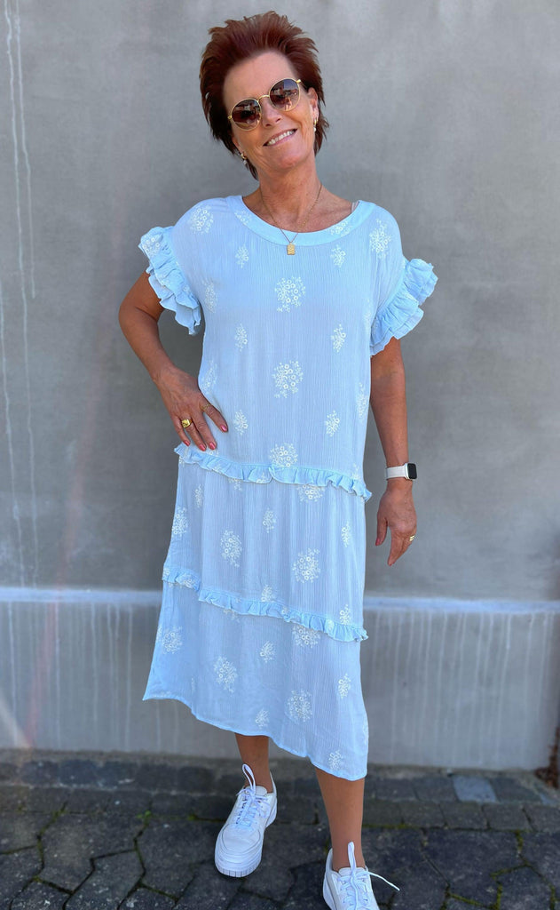 Ina Copenhagen Kjole - Dalila - Light Blue / White Embroidery