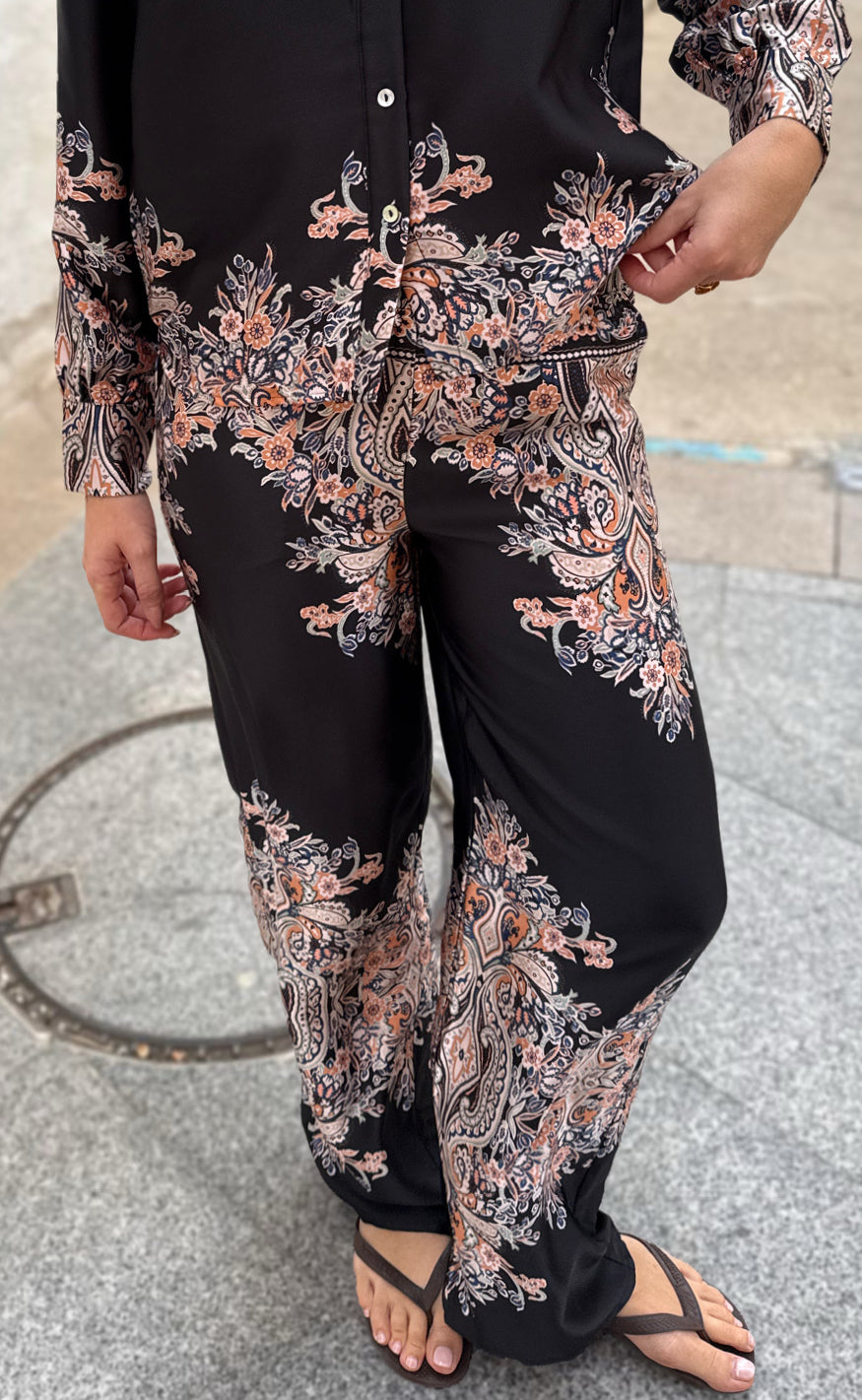 Liberte Bukser - Wennise - Black Paisley