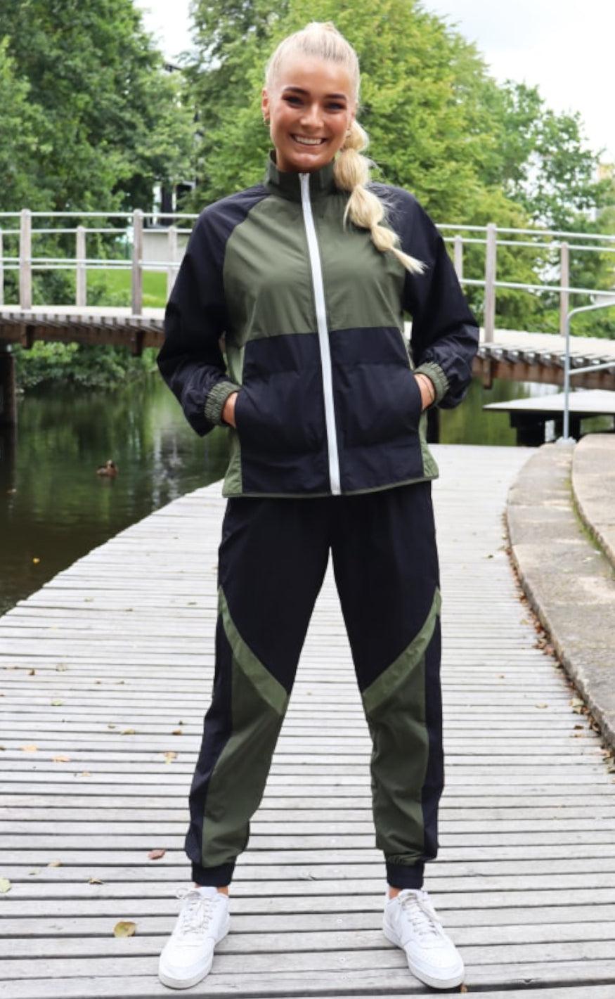 Liberte Jakke - Nia - Army Black