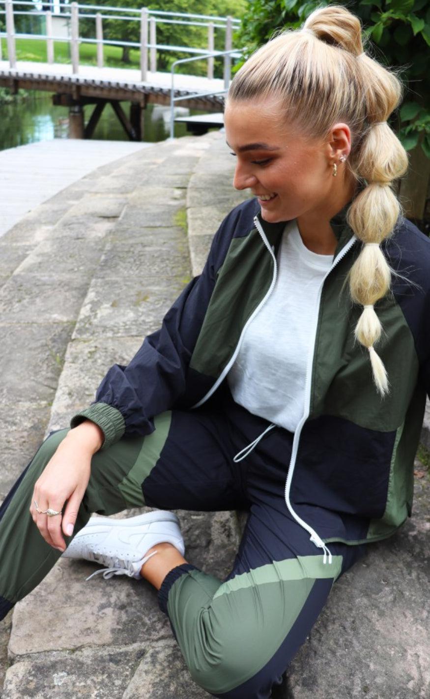 Liberte Jakke - Nia - Army Black