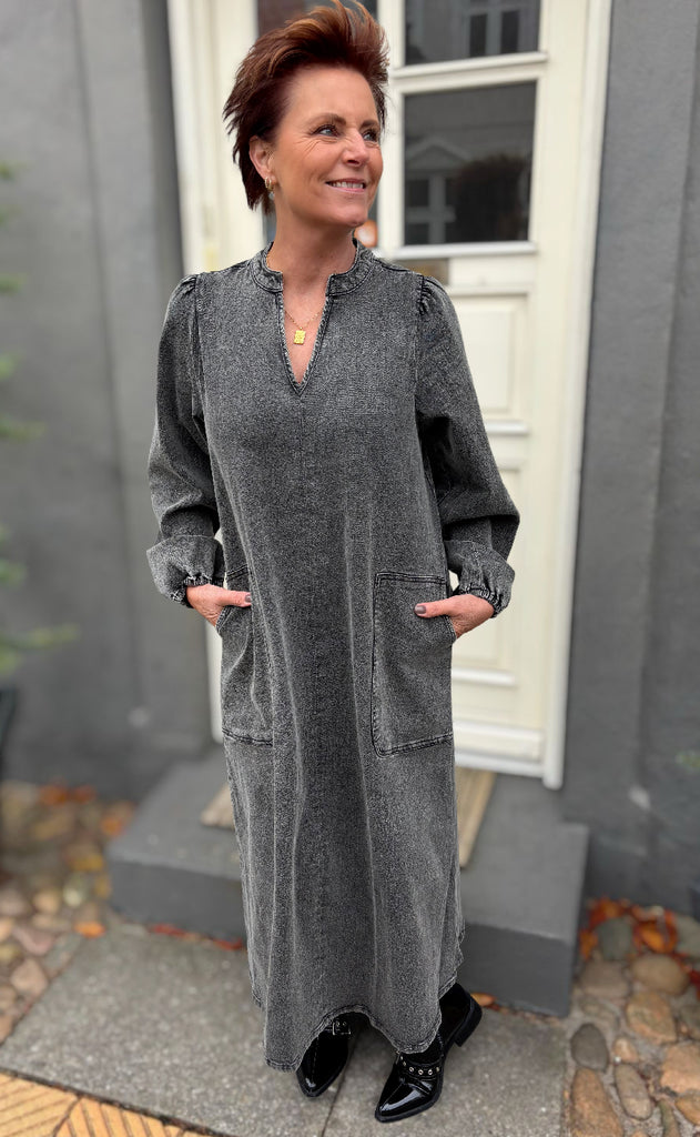 Lollys Laundry Kjole - Paris LL Midi - Washed Black