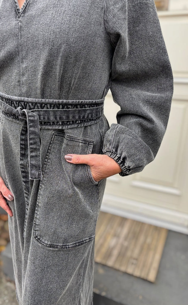 Lollys Laundry Kjole - Paris LL Midi - Washed Black