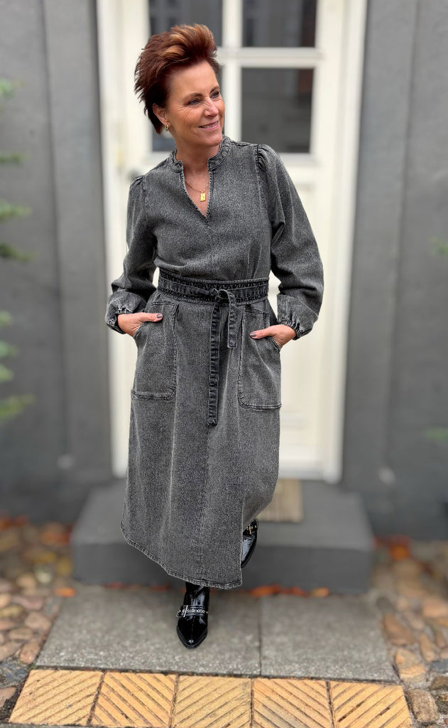 Lollys Laundry Kjole - Paris LL Midi - Washed Black