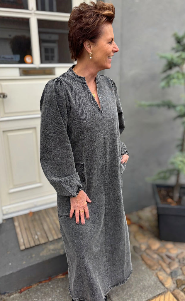 Lollys Laundry Kjole - Paris LL Midi - Washed Black