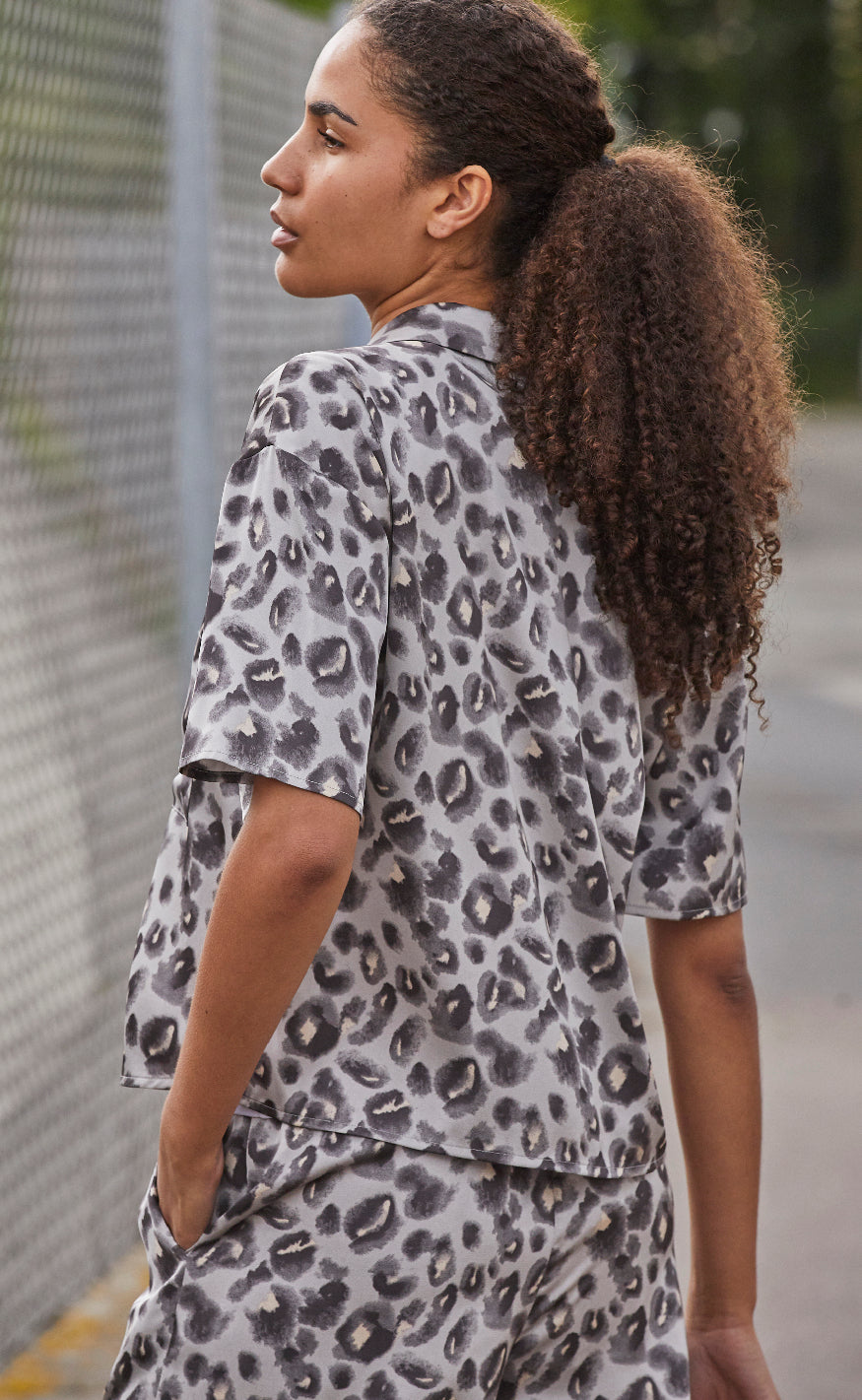 Love & Divine Bluse - Love1175-1 - Blurred Leo
