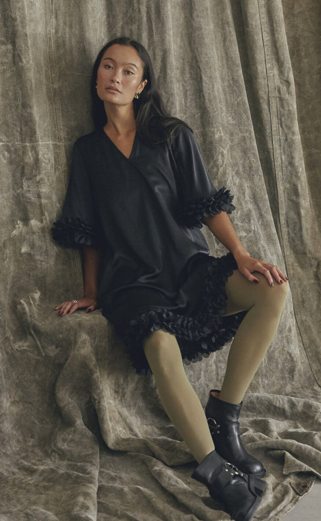 Love & Divine Kjole - Love1424 - Black