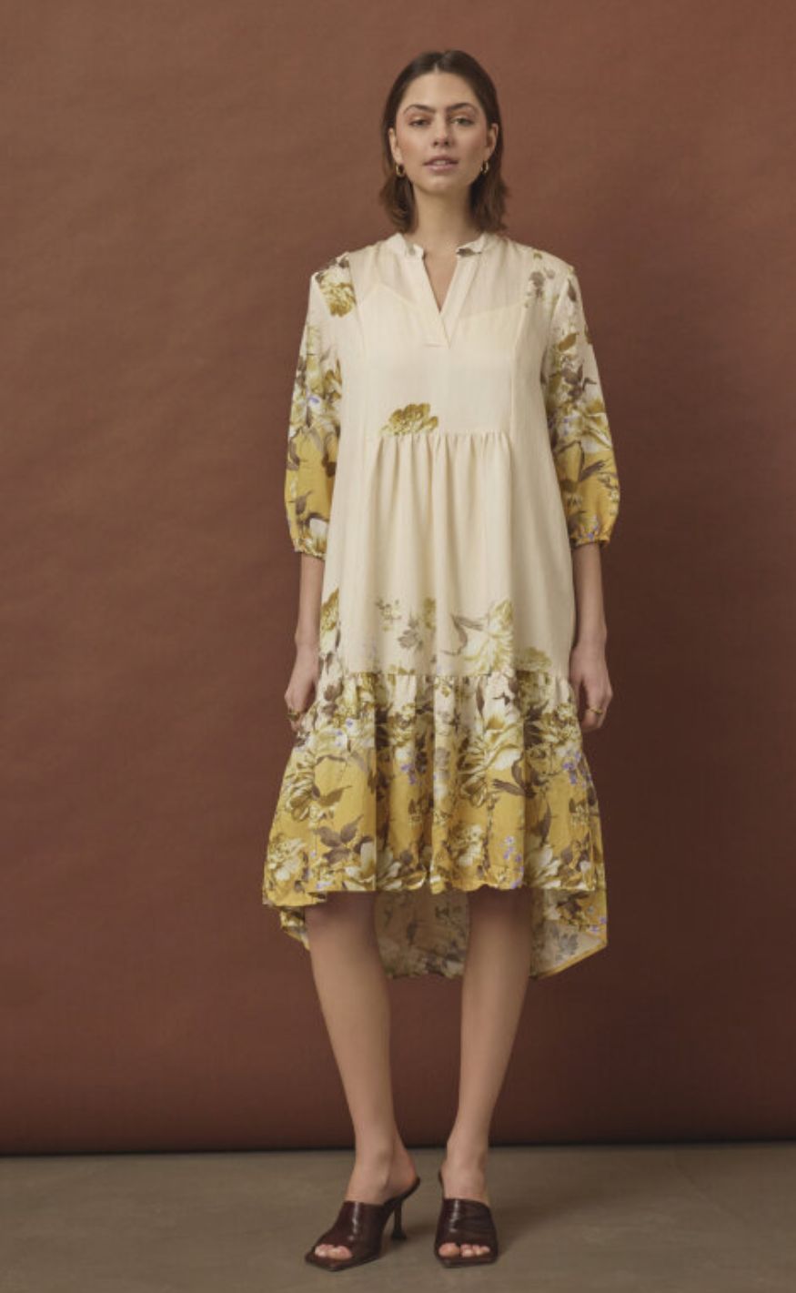 Love & Divine Kjole - love958-10 - Yellow/Brown Flower