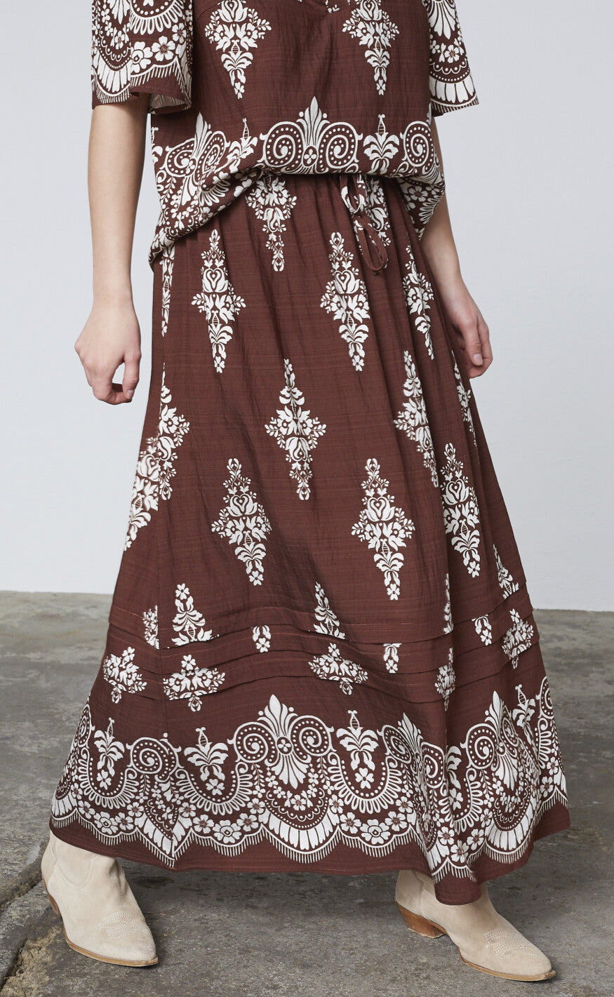 Love & Divine Nederdel - Love1369 - Brown/Paisley