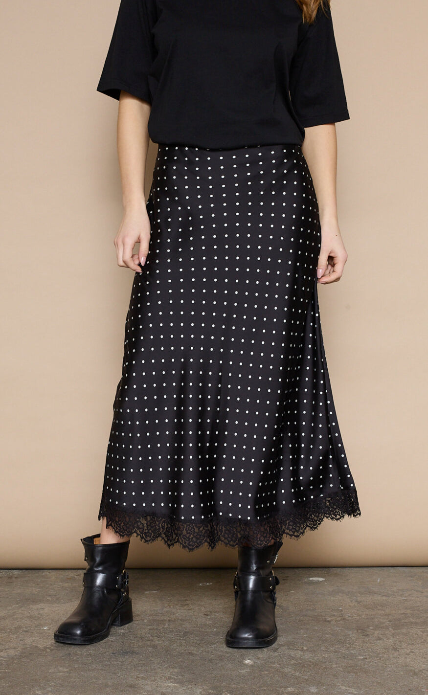 Love & Divine Nederdel - Love1513 - Black Dot