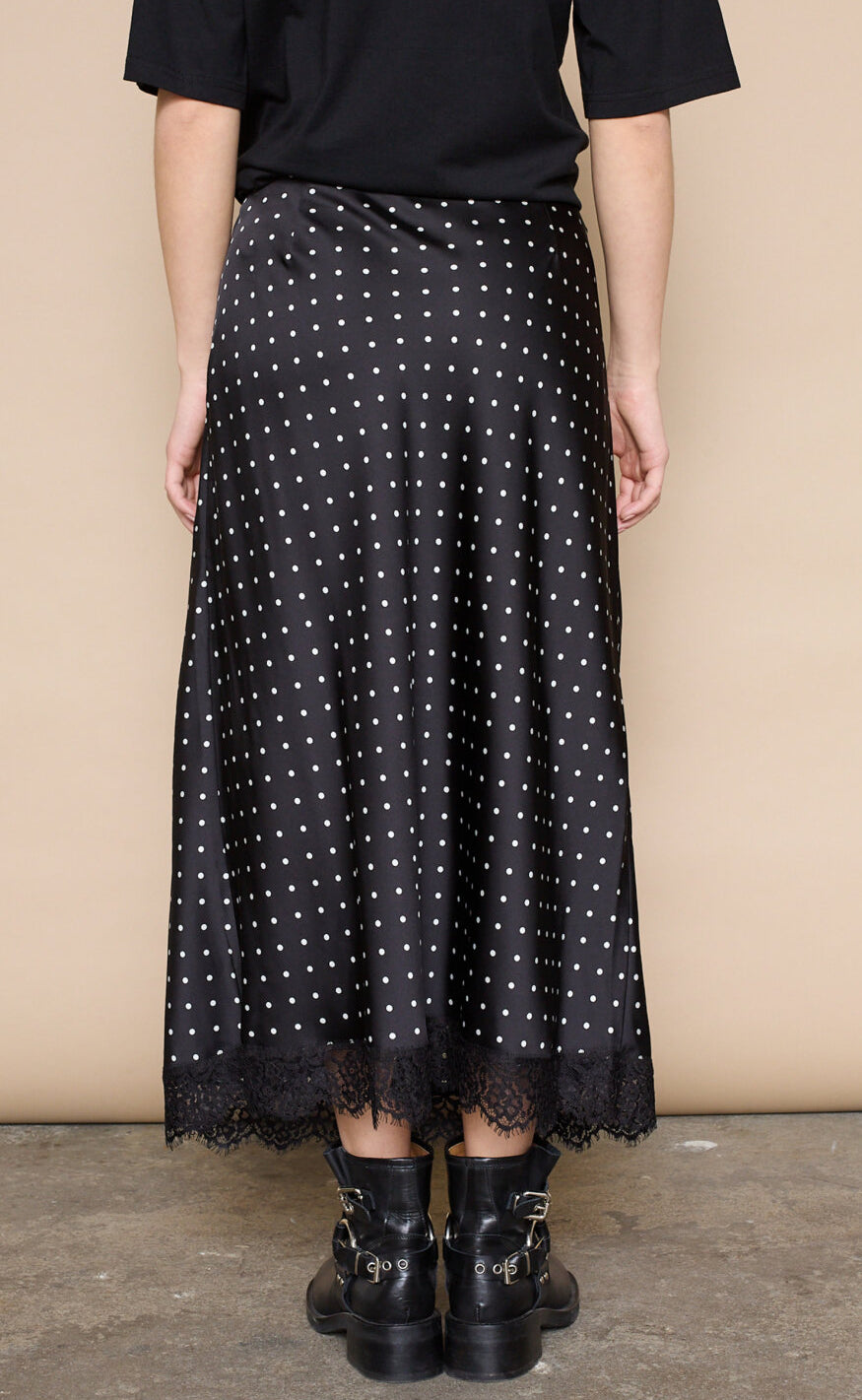 Love & Divine Nederdel - Love1513 - Black Dot