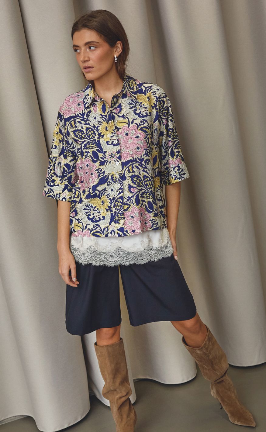 Love & Divine Skjorte - Love1338-3 - Navy Paisley