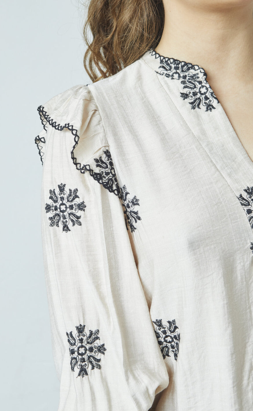 Love & Divine Skjorte - Love1347 - Bamboo/Black Flower