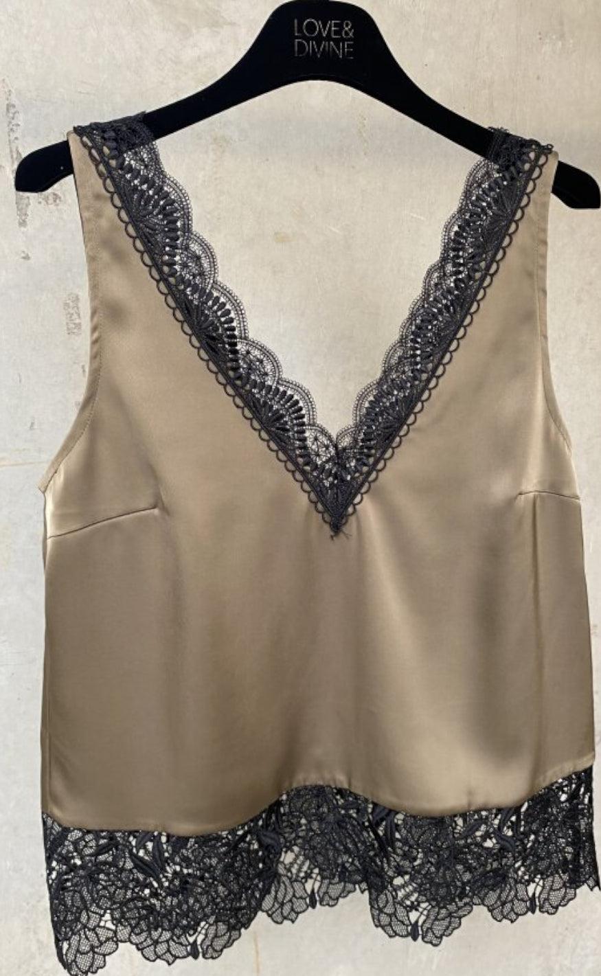 Love & Divine Top - Love1080 - Earth/Black
