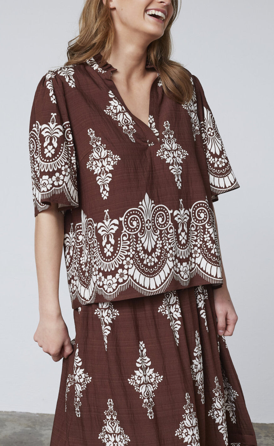 Love & Divine Top - Love1296-2 - Brown/Paisley