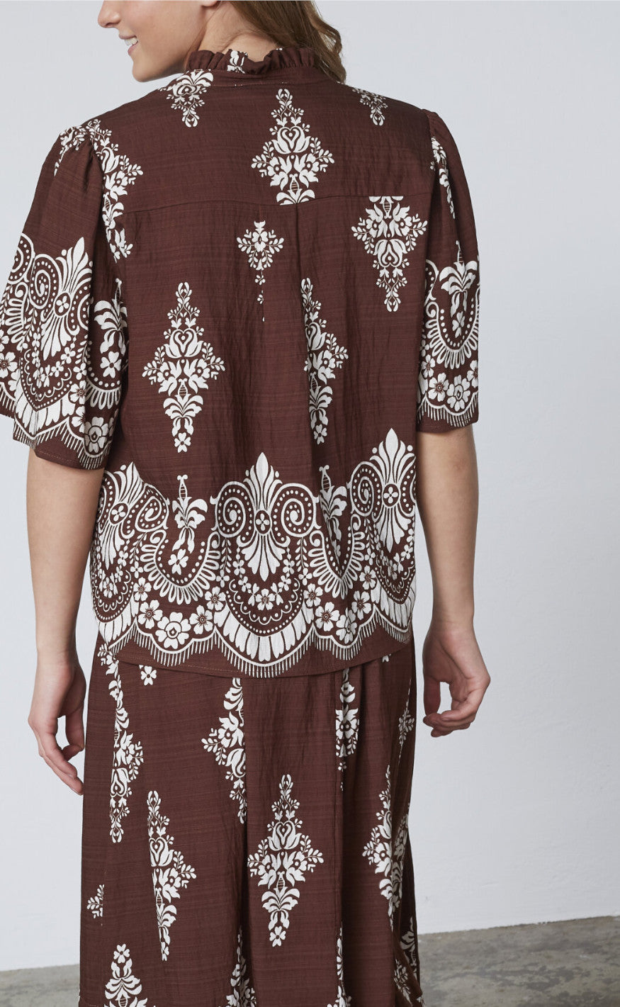 Love & Divine Top - Love1296-2 - Brown/Paisley