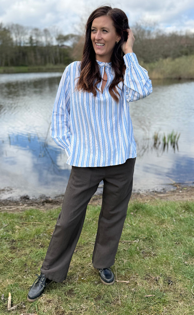 Luxzuz Bluse - Christella - Brunnera Blue
