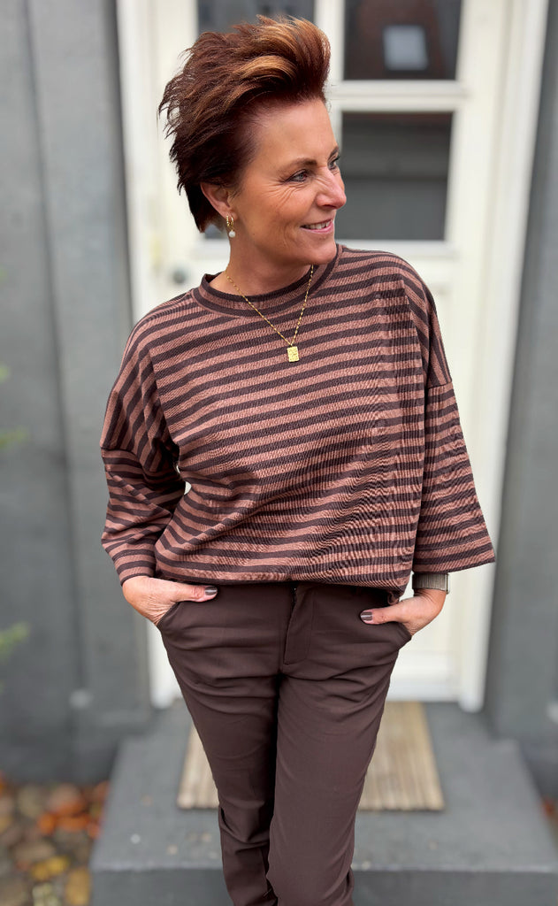 Luxzuz T-shirt - Julia - Coffee Bean