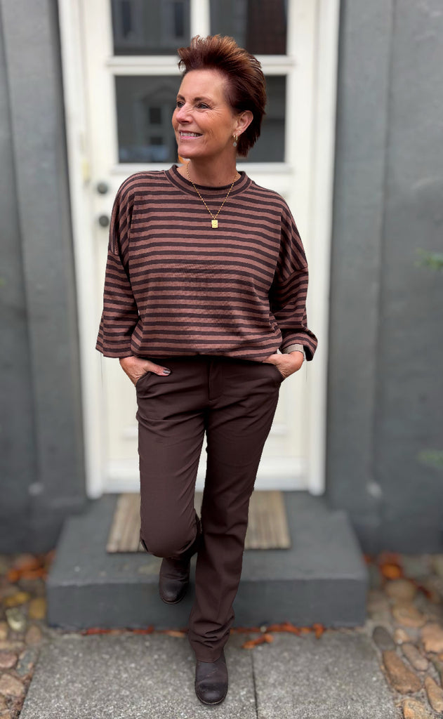 Luxzuz T-shirt - Julia - Coffee Bean