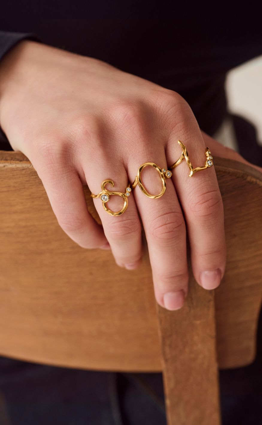 Maanesten Ring - S Alphabet - Gold Colour