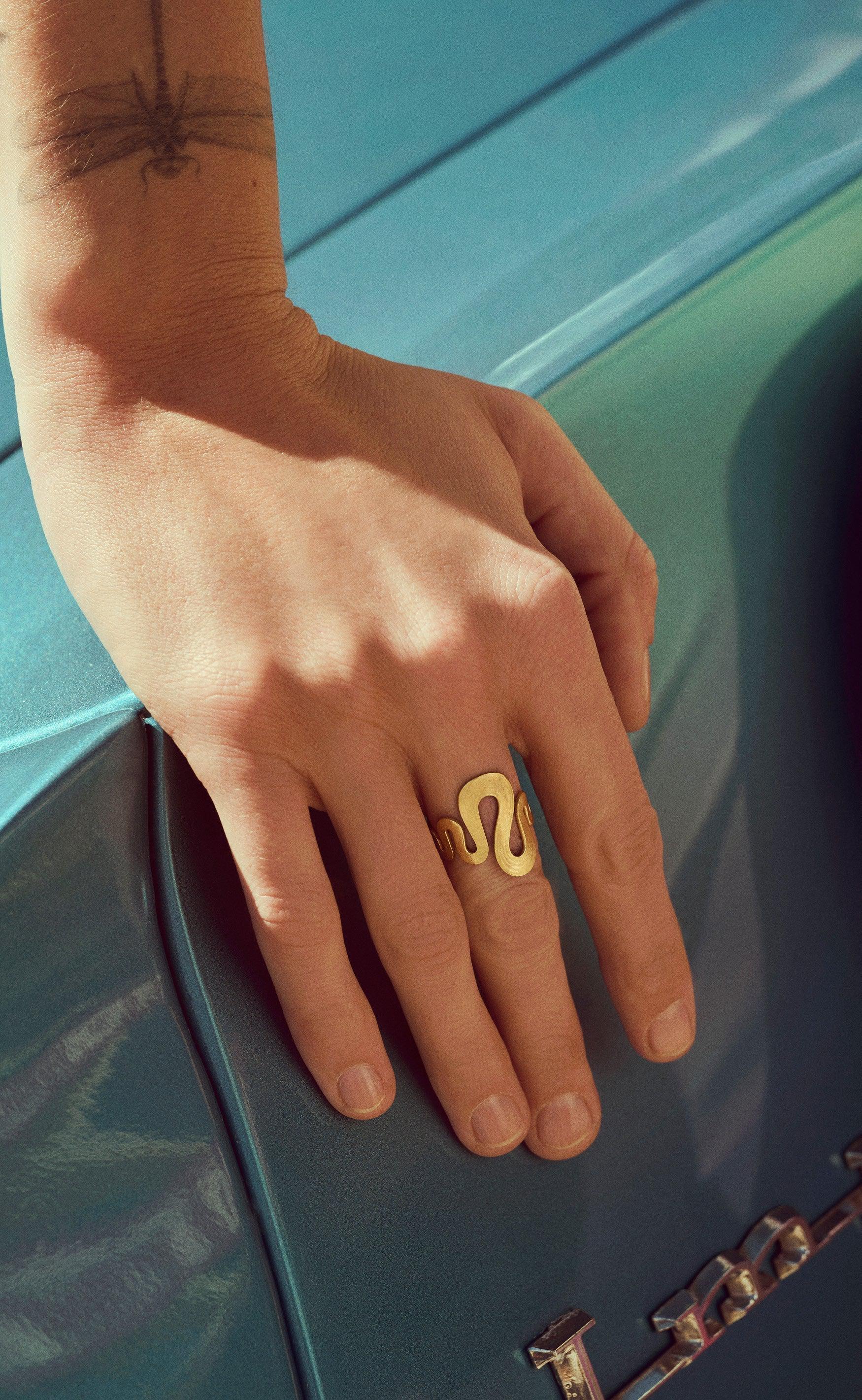 Maanesten Ring - Sasja - Gold Colour